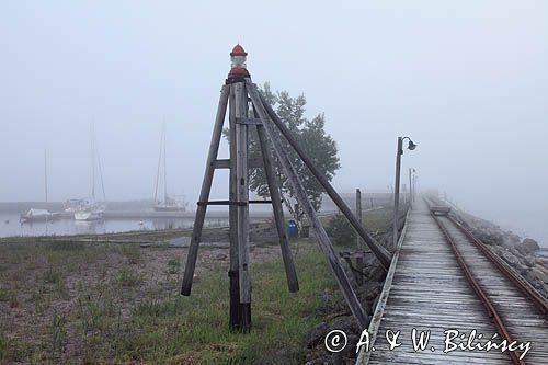 port jachtowy i rampa towarowa na wyspie lin Roytta, Finlandia, Zatoka Botnicka