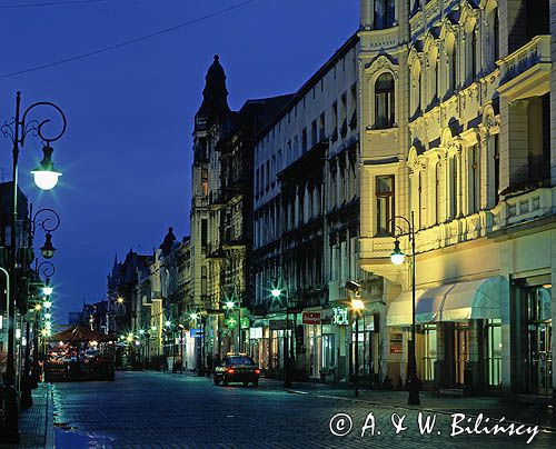 Łódź ulica Piotrkowska nocą