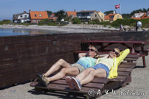 Na portowym leżaku, port Lohals na wyspie Langeland, Dania