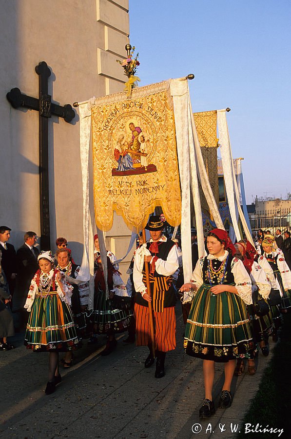 rezurekcja w Łowiczu, Niedziela Wielkanocna