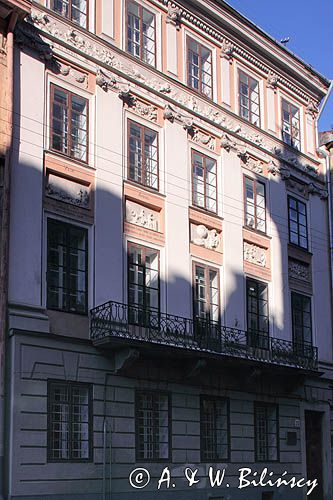 Lwów, kamienica Cztery Pory Roku, Ukraina