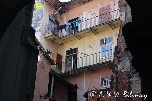 Lwów, zaułek, podwórko przy katedrze ormiańskiej