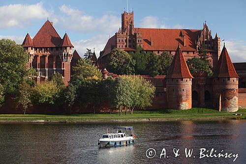 Vistula cruiser 30 pod zamkiem w Malborku, rzeka Nogat, żuławy