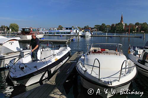 marina w Malchow, Pojezierze Meklemburskie, Meklemburgia-Pomorze Przednie, Niemcy