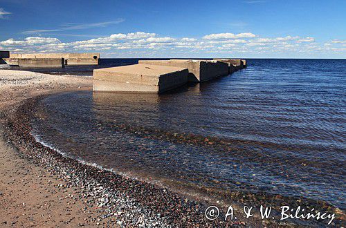 Zniszczony port na wyspie Maloren, Szwecja, Zatoka Botnicka