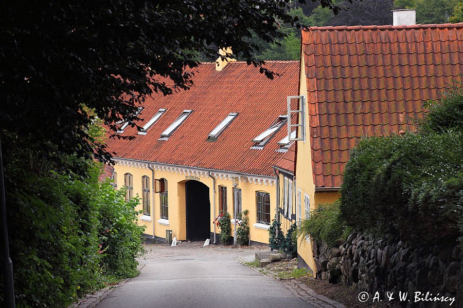 Zaułek, uliczka w Mariager, Mariager Fjord, Jutlandia, Dania