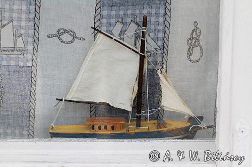 okno w Marjaniemi na wyspie Hailuoto, Finlandia, Zatoka Botnicka