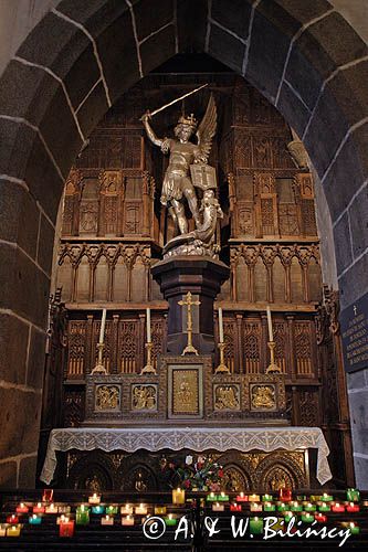 Klasztor Mont St. Michel, Normandia / Bretania, Francja, kaplica z figurą św Michała