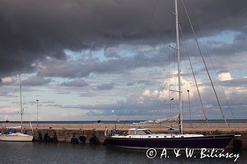 idzie burza, port Montu, wyspa Sarema, Saaremaa, Estonia comming storm, Montu harbour, Saaremaa Island, Estonia