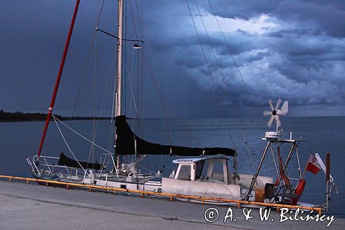 idzie burza, port Montu, wyspa Sarema, Saaremaa, Estonia comming storm, Montu harbour, Saaremaa Island, Estonia