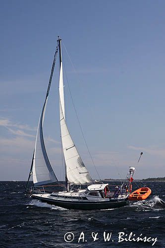 motorsailer, szkiery koło Sztokholmu, Szwecja Stockholm skierries, Stockholm Archipelago, Sweden