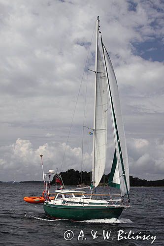 motorsailer, szkiery koło Sztokholmu, Szwecja Stockholm skierries, Stockholm Archipelago, Sweden