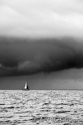 jacht na morzu przed burzą, Bałtyk