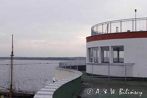 Narodowe centrum żeglarstwa Górki Zachodnie, pracownia nawigacyjno-meteorologiczna, widok na Wisłę Śmiałą