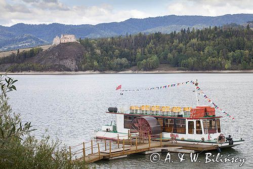 Zalew Czorsztyński, Pieniny, przystań Białej Floty w Niedzicy, statek turystyczny Dunajec, ruiny zamku Czorsztyn