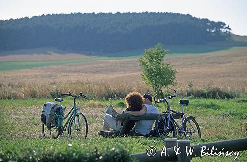 Ludzie na wycieczce rowerowej, Rugia, Niemcy
