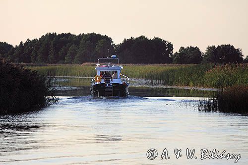 motorówka na rzece Niemen, Park Regionalny Delty Niemna, Litwa Nemunas river, Nemunas Delta, Lithuania