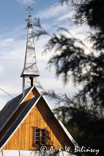 drewniany kościółek pw. Matki Bożej Anielskiej z 1872 roku w Niewistce, Pogórze Dynowskie