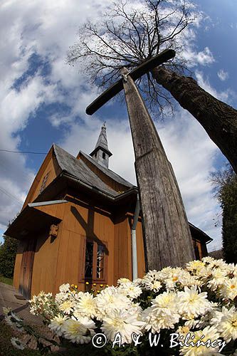drewniany kościółek pw. Matki Bożej Anielskiej z 1872 roku w Niewistce, Pogórze Dynowskie