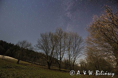 Gwiezdne niebo, nocny pejzaż w świetle Księżyca, Bieszczady