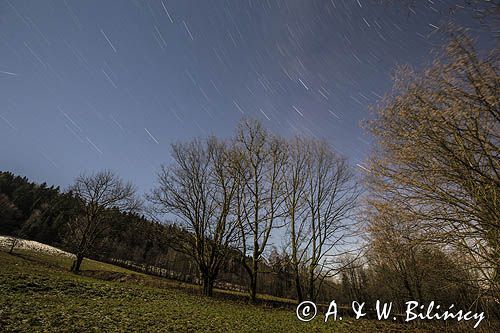 Gwiezdne niebo, nocny pejzaż w świetle Księżyca, Bieszczady