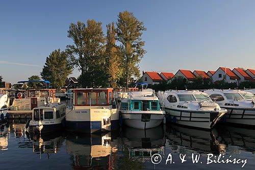 marina Nord Rechlin, jezioro Muritz, Pojezierze Meklemburskie, Meklemburgia-Pomorze Przednie, Niemcy