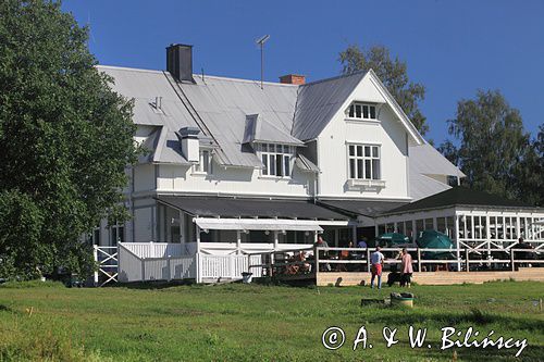 Restauracja, były dom dyrektora tartaku, na wyspie muzeum Norrbyskar, były największy tartak Europy, Szwecja, Zatoka Botnicka