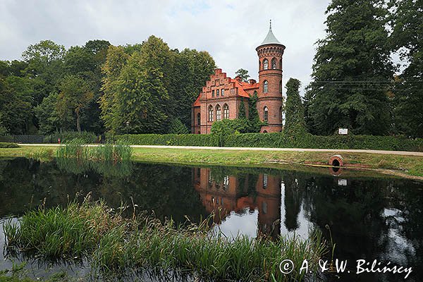 Nowy Duninów, Neogotycki zameczek
