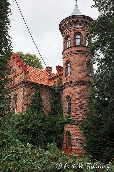 Nowy Duninów, Neogotycki zameczek