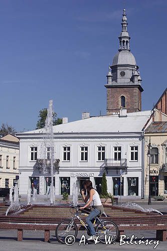 Nowy Sącz, na Rynku, wieża Bazyliki Kolegiackiej św. Małgorzaty