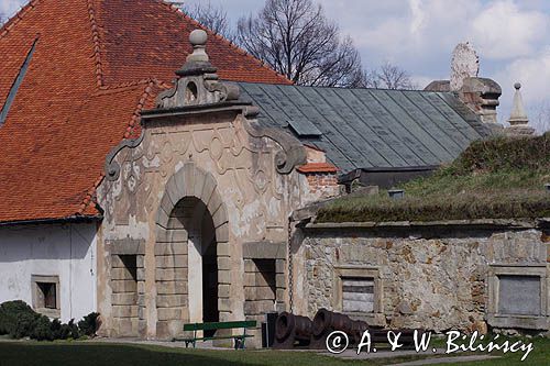 Nowy Wiśnicz, zamek, Barokowa Brama Wjazdowa, Pogórze Wiśnickie