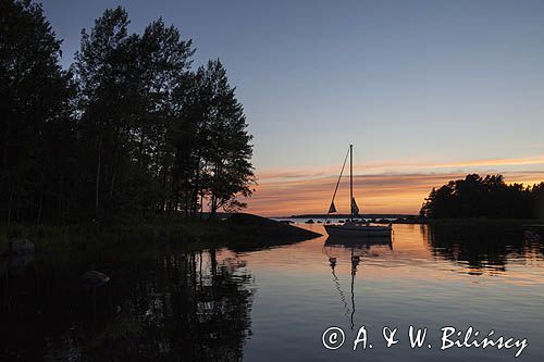 Jacht o zachodzie słońca, Nuokot, Zatoka Fińska, Finlandia