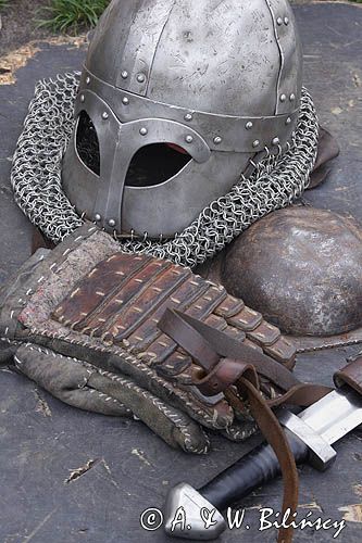 Ogrodzieniec, V Najazd Barbarzyńców, zbroja rycerska