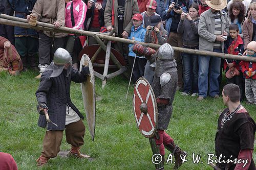 Ogrodzieniec, V Najazd Barbarzyńców, pojedynek