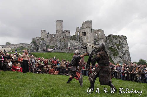 Ogrodzieniec, V Najazd Barbarzyńców, pojedynek