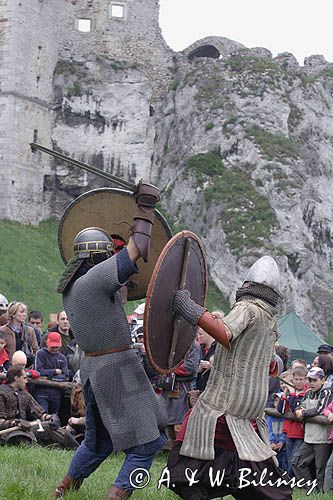 Ogrodzieniec, V Najazd Barbarzyńców, pojedynek