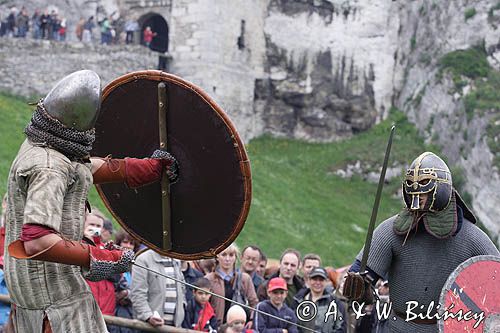 Ogrodzieniec, V Najazd Barbarzyńców, pojedynek