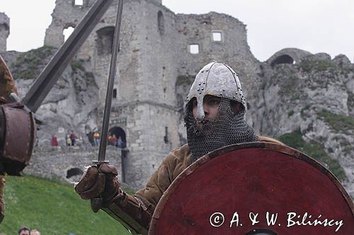 Ogrodzieniec, V Najazd Barbarzyńców, pojedynek