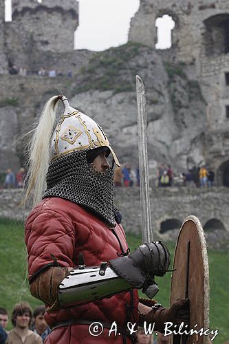 Ogrodzieniec, V Najazd Barbarzyńców, pojedynek