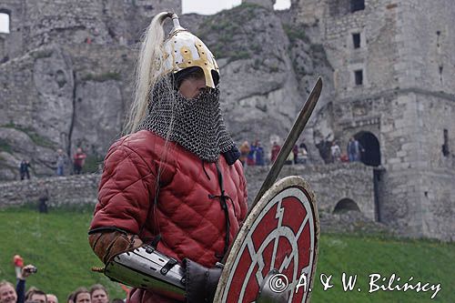 Ogrodzieniec, V Najazd Barbarzyńców, pojedynek