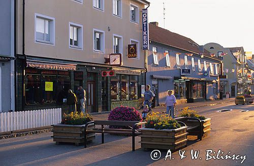 Deptak w centrum Borgholmu, Olandia, Wyspa Oland, Szwecja