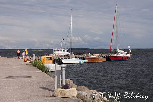 port Orissaare, wyspa Sarema, Saaremaa, Estonia Orissaare harbour, Saaremaa Island, Estonia