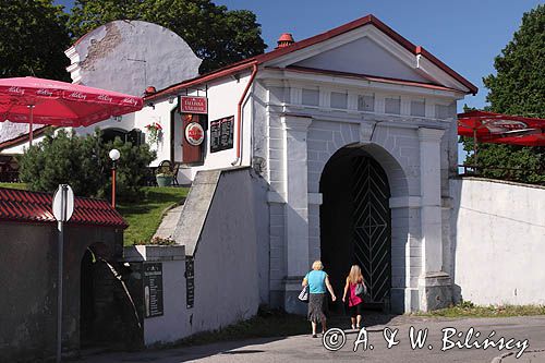 Brama Tallińska w Parnu, Parnawa, Estonia Tallin Gate in Parnu, Estonia