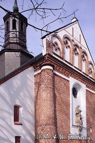 Piaseczno, zabytkowy kościół św. Anny