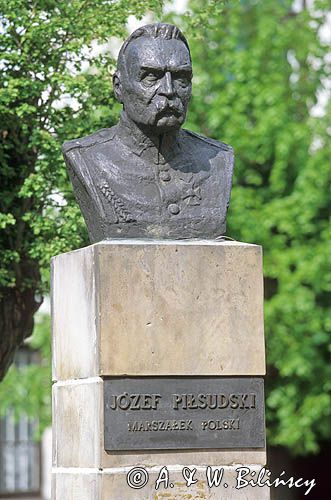 Popiersie marszałka Józefa Piłsudskiego w Górze Kalwarii, Mazowsze, Polska
