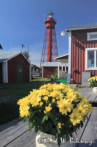 latarnia morska na wyspie Pite Ronnskar, Archipelag Pitea, Szwecja, Zatoka Botnicka