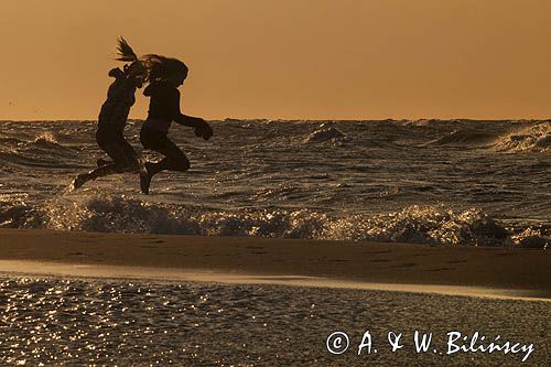 Na plaży w Dziwnówku. Dziwnówek beach. fot A&W Bilińscy, bank zdjęć