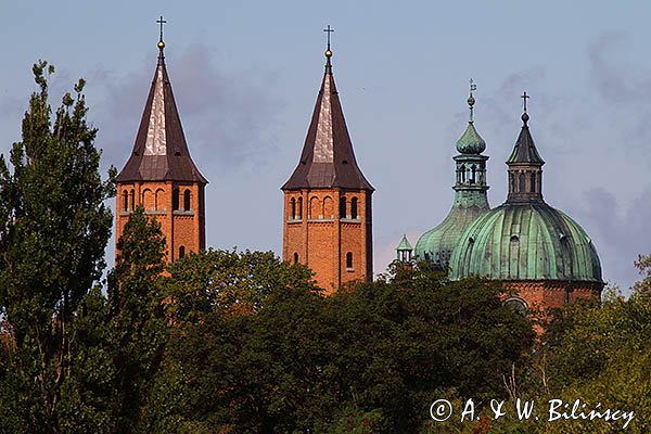 Płock, Bazylika katedralna Wniebowzięcia Najświętszej Maryi Panny i baszta zamku