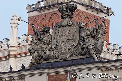 Poznań, Stary Rynek, herb i Anioły