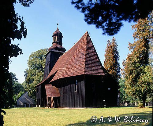 Proślice, zabytkowy kościół drewniany z 1580 roku, powiat Kluczbork, poprotestancki drewniany kościół pw. Najświętszego Serca Pana Jezusa z XVI w